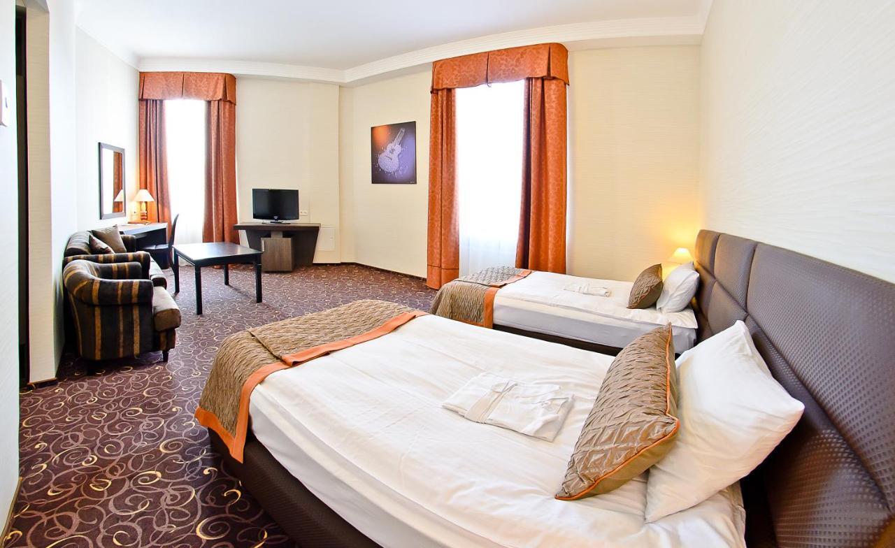 Alfavito Kyiv Hotel Exterior photo